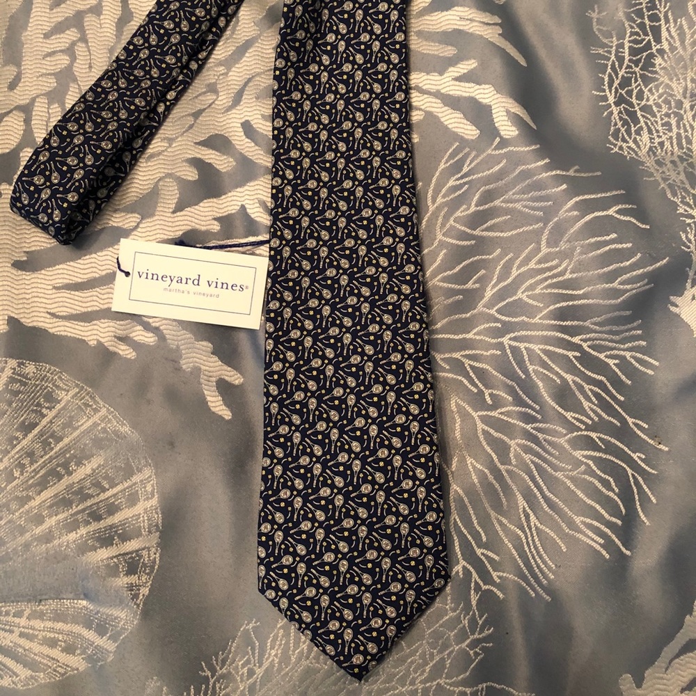 Vineyard vines tie